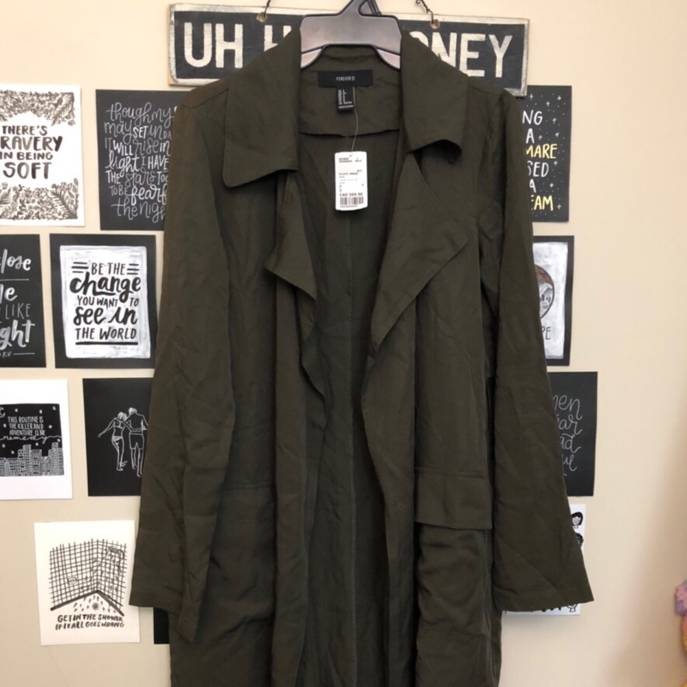 FOREVER 21 TRENCH COAT BRAND NEW WITH TAG